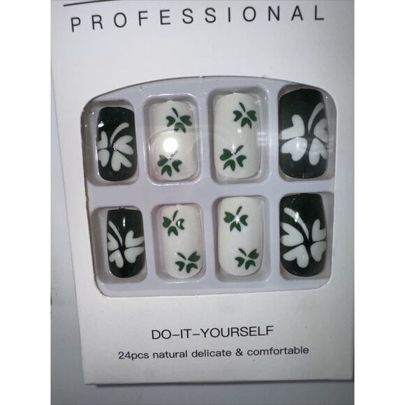 False Nails Beautiful Nail Do it Yourself KITS Lot Of 8 packs NIB 24 In Ea/glue - Picture 5 of 8